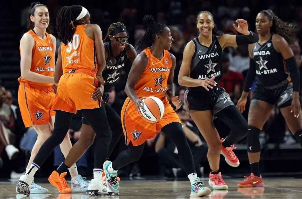 Preview of the WNBA matchup between the Seattle Storm and the Chicago Sky.