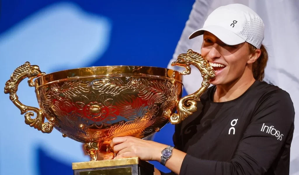 Swiatek with her China Open championship trophy.