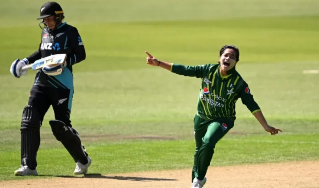 Exciting cricket match moment between New Zealand and Pakistan Women's teams.
