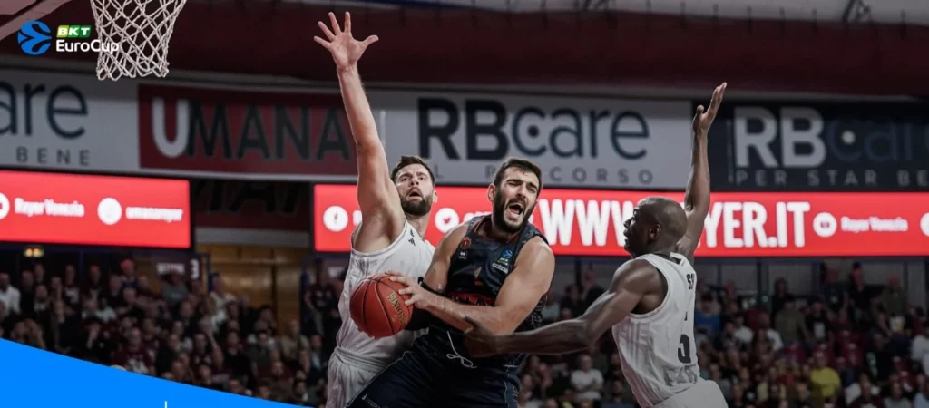 Dramatic play under the rim in the Eurocup showdown between Paris and Venezia.