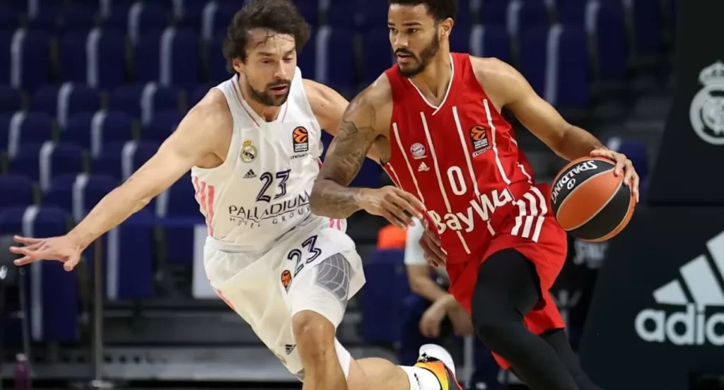 Action shot from the Real Madrid vs Bayern Munich Euroleague basketball clash.