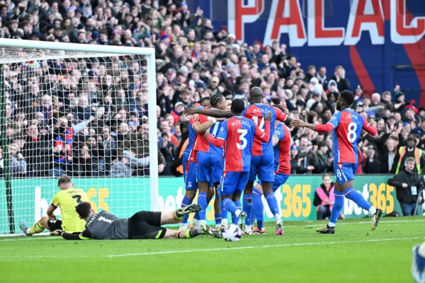 Glasner’s Debut Victory as Crystal Palace Defeats 10-Man Burnley