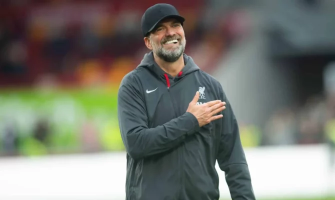 Klopp Apoia Slot em Despedida Emocionante