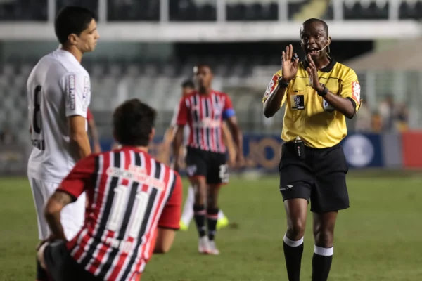 Arbitragem Moderada na Série B