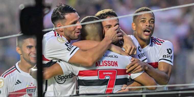 São Paulo Derrota o Athletico e Entra no G4 do Brasileirão