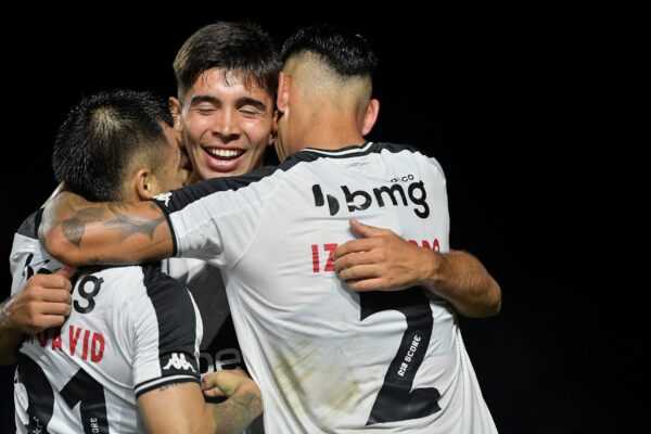 Vasco Vence e Avança nas Quartas