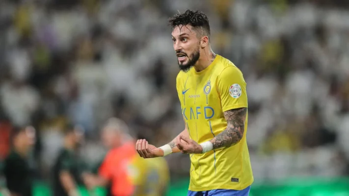 Alex Telles Surpreende e Deixa Al-Nassr: O Que Vem a Seguir?