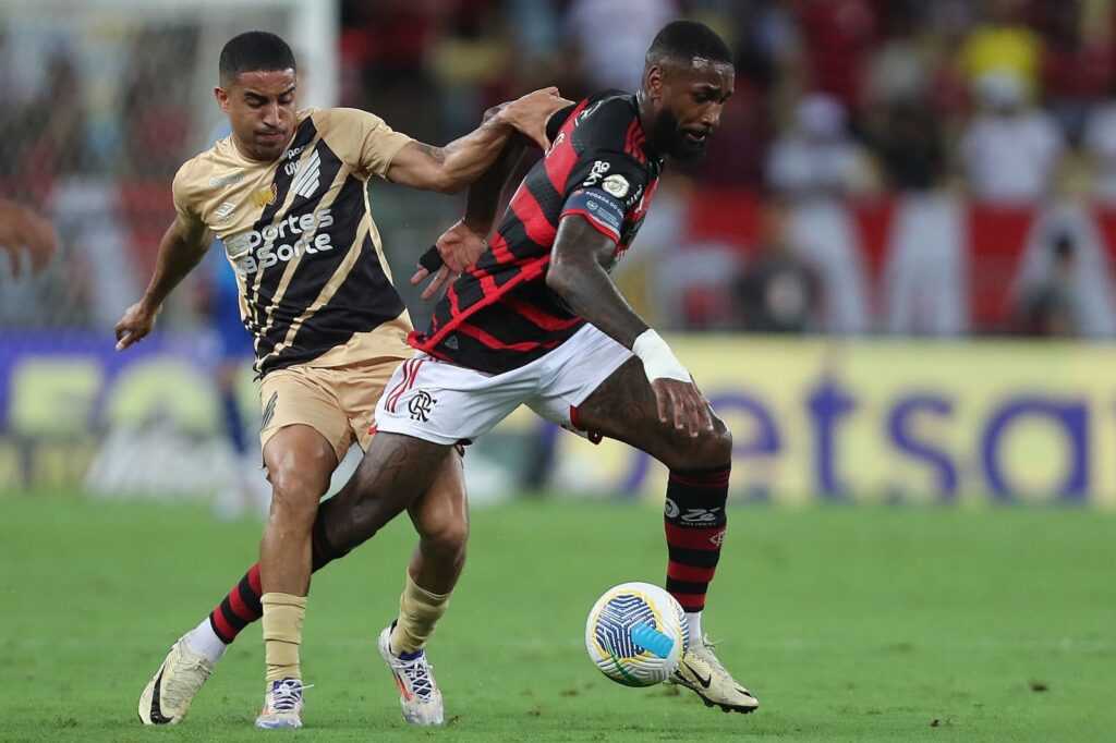 Flamengo vence Athletico-PR-2