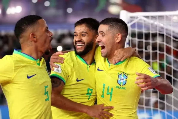 Brasil vence Marrocos e avança à semifinal da Copa do Mundo de Futsal