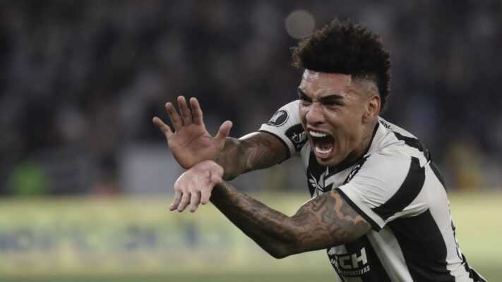 Botafogo Dominates Peñarol 5-0 to Reach Libertadores Final