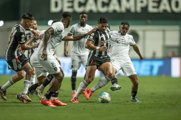 Botafogo Empata e Palmeiras Encosta na Liderança