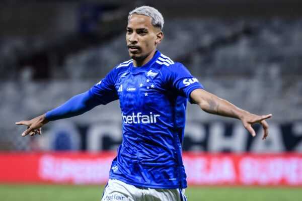 Palmeiras Enfrenta Negociações Difíceis com Cruzeiro por Matheus Pereira