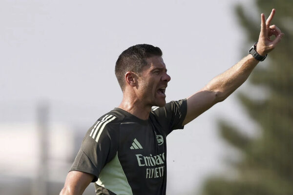 Xabi Alonso y los cabos sueltos que hay que atar en la pretemporada más inusual