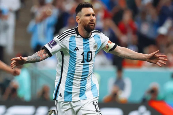 মেসির ‘শেষের’ নিমন্ত্রণ: আর্জেন্টিনায় ফুটবল ইতিহাসের এক বিশেষ মুহূর্ত