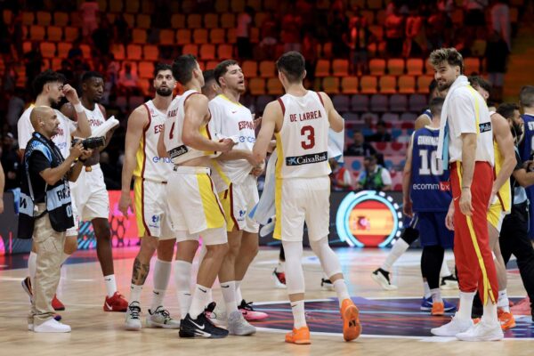 España arrolla a Chipre 91-47 y encara los choques clave del Eurobasket