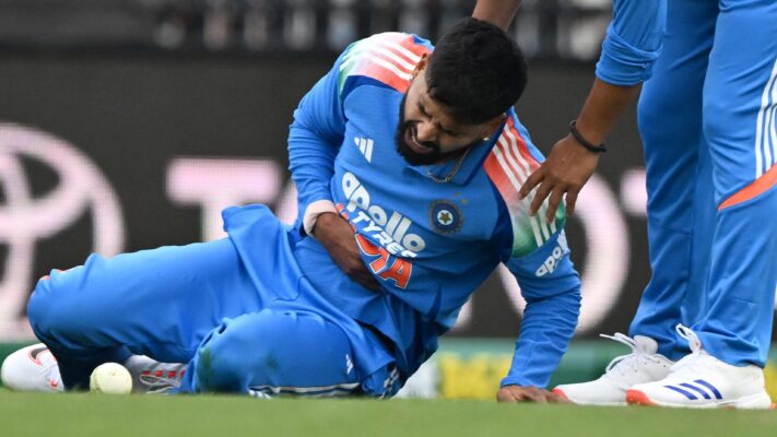 তিন দিন ধরে হাসপাতালে আইয়ার, আছেন নিবিড় পর্যবেক্ষণে