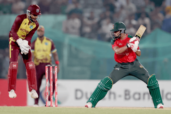 টপ অর্ডার ব্যর্থ, লড়লেও পারলেন না নাসুম–তানজিম