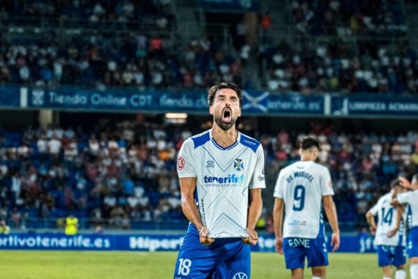 Arenteiro Debuta en Canarias con Visita Histórica al Rodríguez López