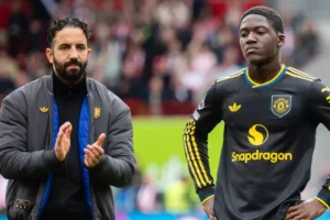 Furious Scholes tells Casemiro ‘embarrassing’ Mainoo must quit Man United