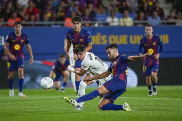 El efecto Flick impulsa al Barça en un tramo exigente