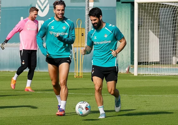 El doctor Ripoll sobre la lesión de Isco: «Un pronóstico excelente sería que vuelva a entrenar en dos o tres meses»