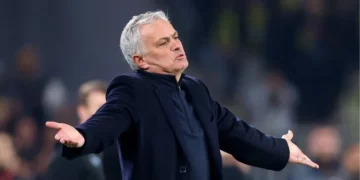 Моуриньо объяснил поражение Бенфики и выход Судакова на замену