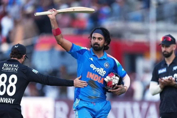 IND vs NZ 2nd ODI: राजकोट में न्यूजीलैंड मजबूत स्थिति में, स्कोर 200 पार