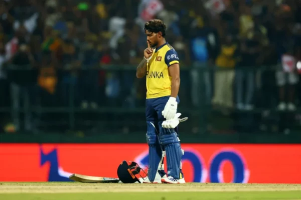 নিশাঙ্কার নয়নাভিরাম সেঞ্চুরিতে অস্ট্রেলিয়াকে বিদায়ের শঙ্কায় শ্রীলঙ্কা