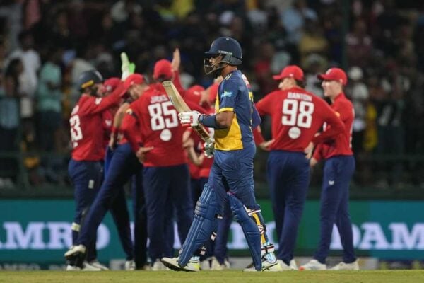 इंग्लैंड ने श्रीलंका को तीसरे टी20 में हराकर सीरीज 3-0 से क्लीन स्वीप की