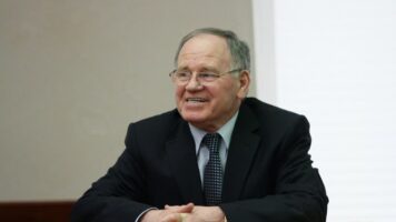 Сабо назвал Пеле лучшим футболистом всех времён, сравнив его с Месси и Роналду