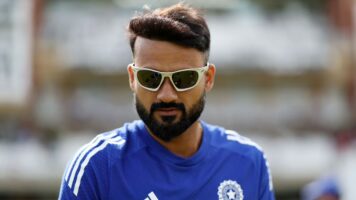 আকাশদীপের বদলি পেয়ে গেল কেকেআর, সৌরভ দুবে যোগ দিলেন শাহরুখের দলে