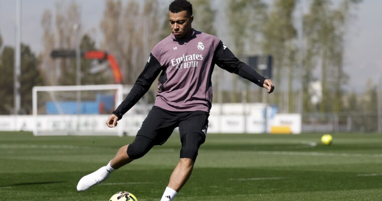 Mbappé vuelve a escena y potencia a un Madrid que llega lanzado a Mánchester