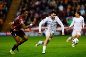 Bradford and Plymouth share points in key play-off contest