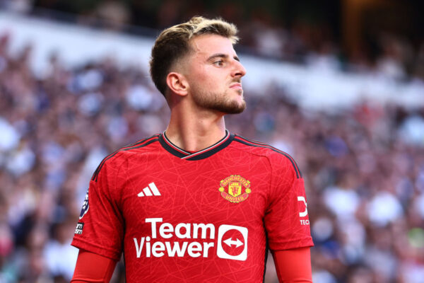 Mason Mount impulsa al Manchester United en la pelea por la Premier League