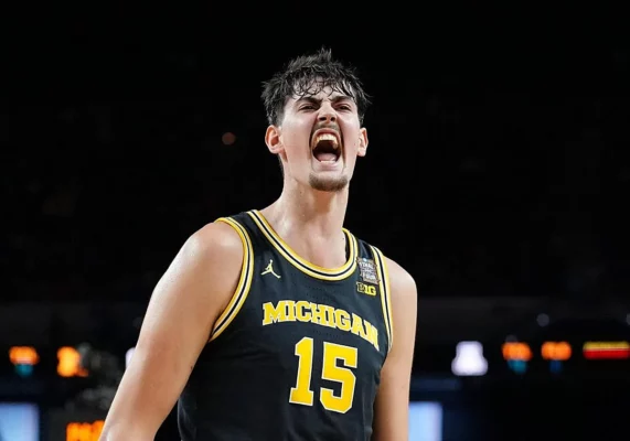 Aday Mara se sacude el olvido y vuelve a colocarse en el escaparate grande