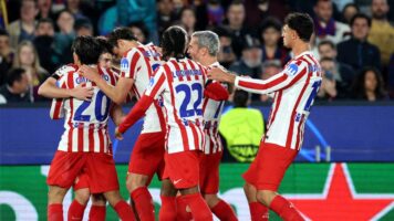 ১০ জনের বার্সাকে হারিয়ে সেমিফাইনালের পথে বড় পদক্ষেপ নিল আতলেতিকো