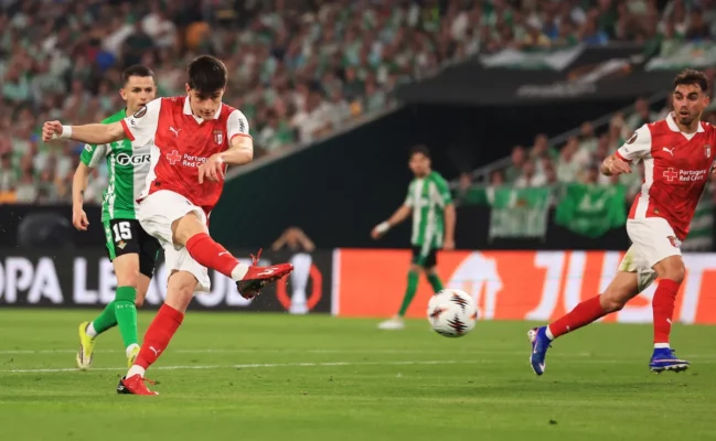 El Betis sufre un desplome europeo que sacude todo el proyecto