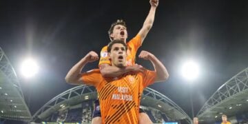 Barry-Murphy hails Cardiff’s late fightback after dramatic draw at Huddersfield