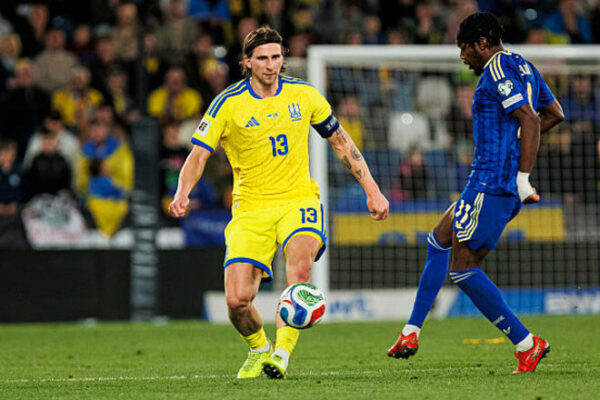 Первый капитан сборной Украины резко высказался о нынешней игре Забарного