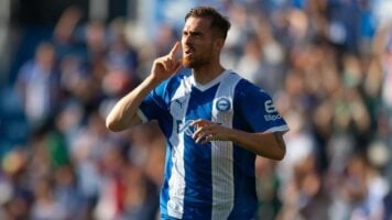 Toni Martínez acaba agotado tras la victoria del Alavés ante el Barça