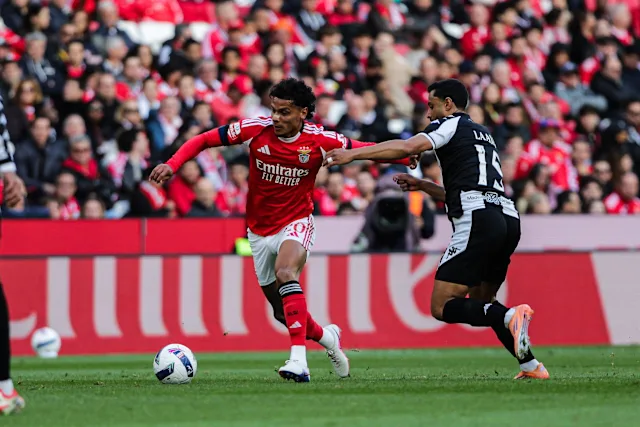 Man United emerge as frontrunners for Premier League star