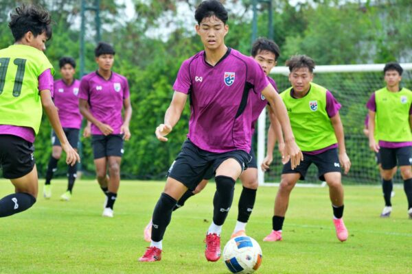 ช้างศึก U17 บินลุยชิงแชมป์เอเชียเพื่อลุ้นตั๋วบอลโลก